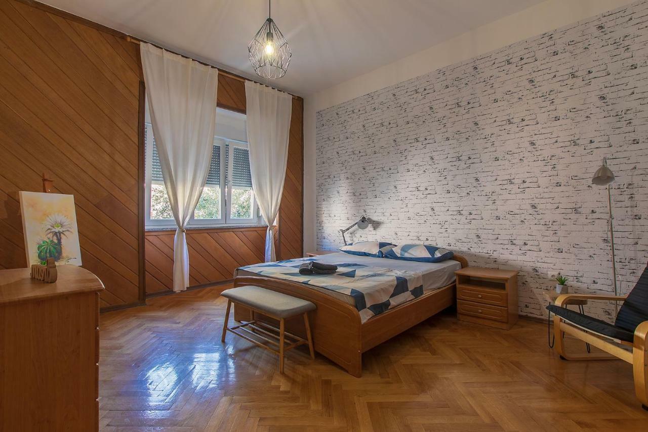 Apartment Polias *